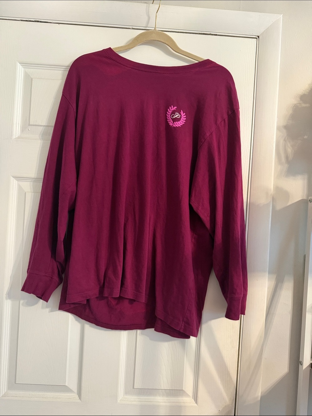 VS pink Long-Sleeve Women's Tee in Deep Berry